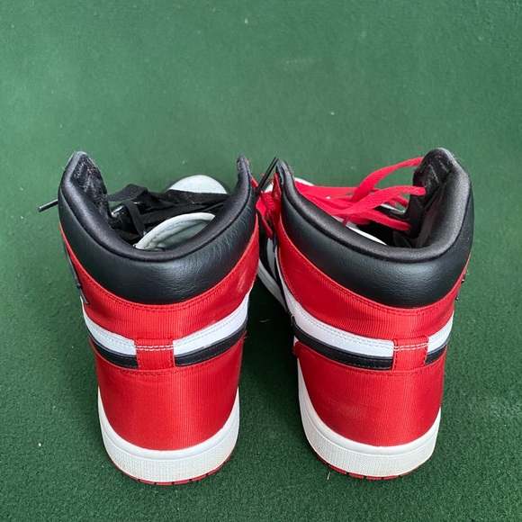 Jordan 1 - Picture 2 of 6